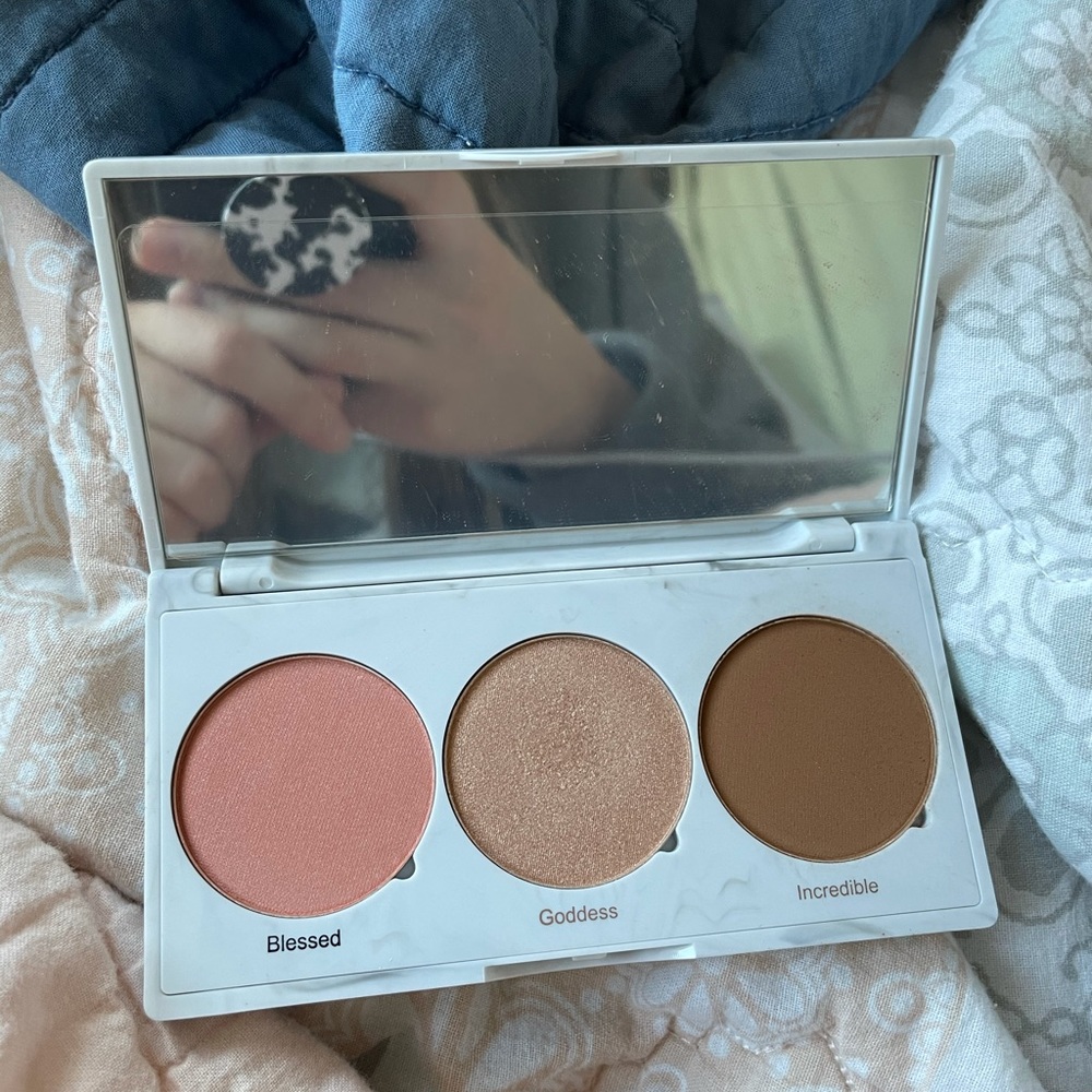 Real her glow getter blush bronzer trio